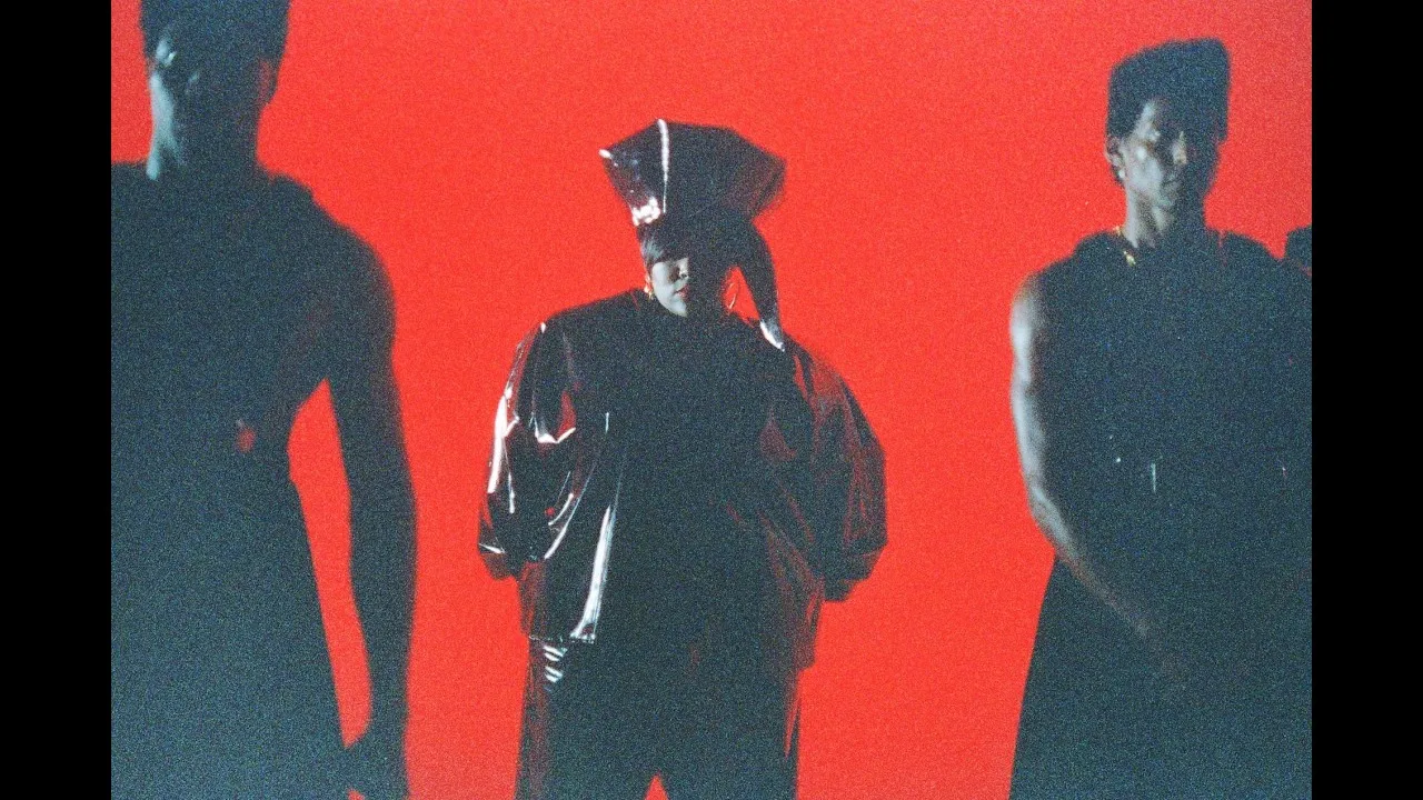 Yseult  Freak Mp3 Download